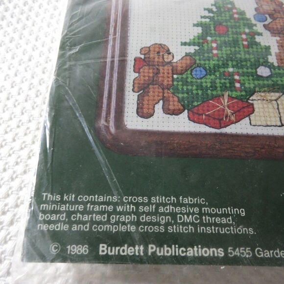New Vintage 1986 Dale Burdett Bearkins Decorating Tree Country Cross Stitch Kit - Picture 4 of 4